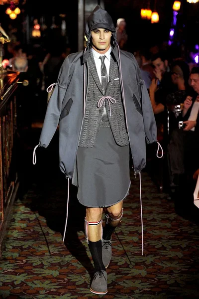 Look 11